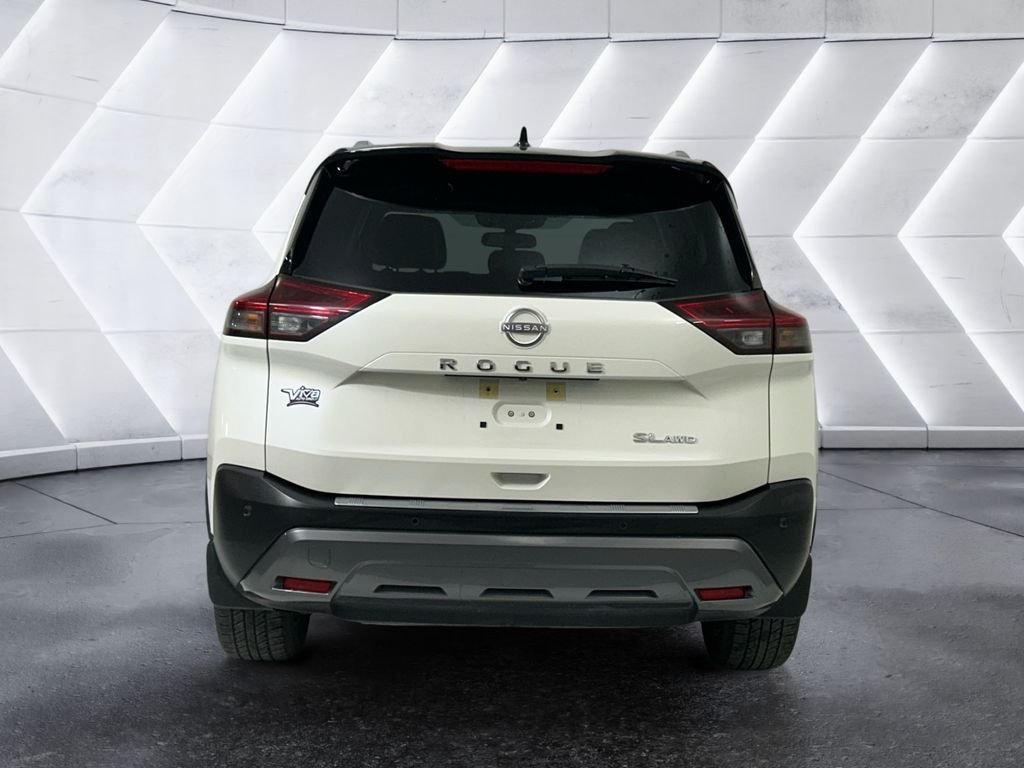 Used 2023 White Nissan SL image 5