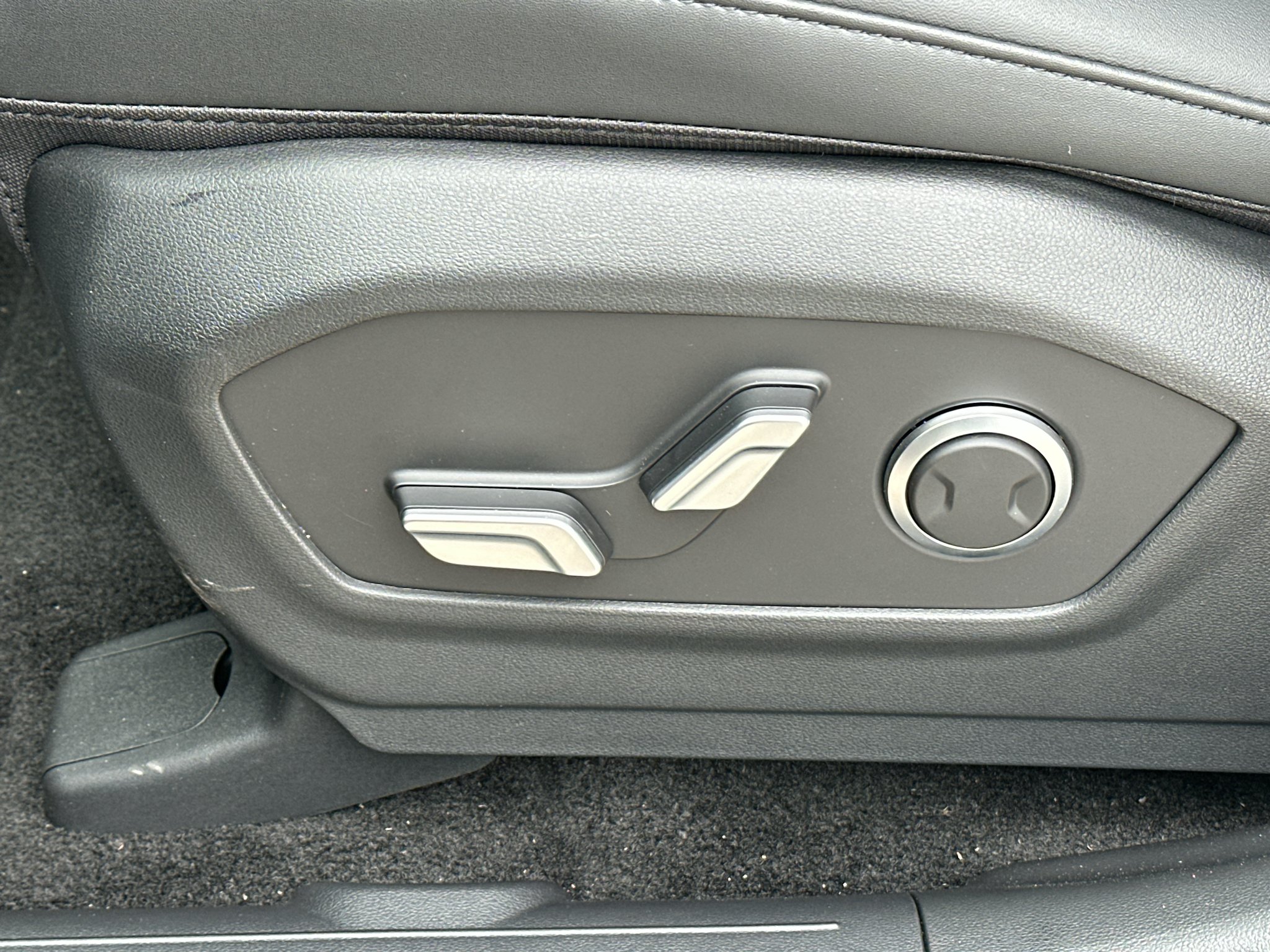 New 2027 Atlantis Blue Hyundai SEL image 28