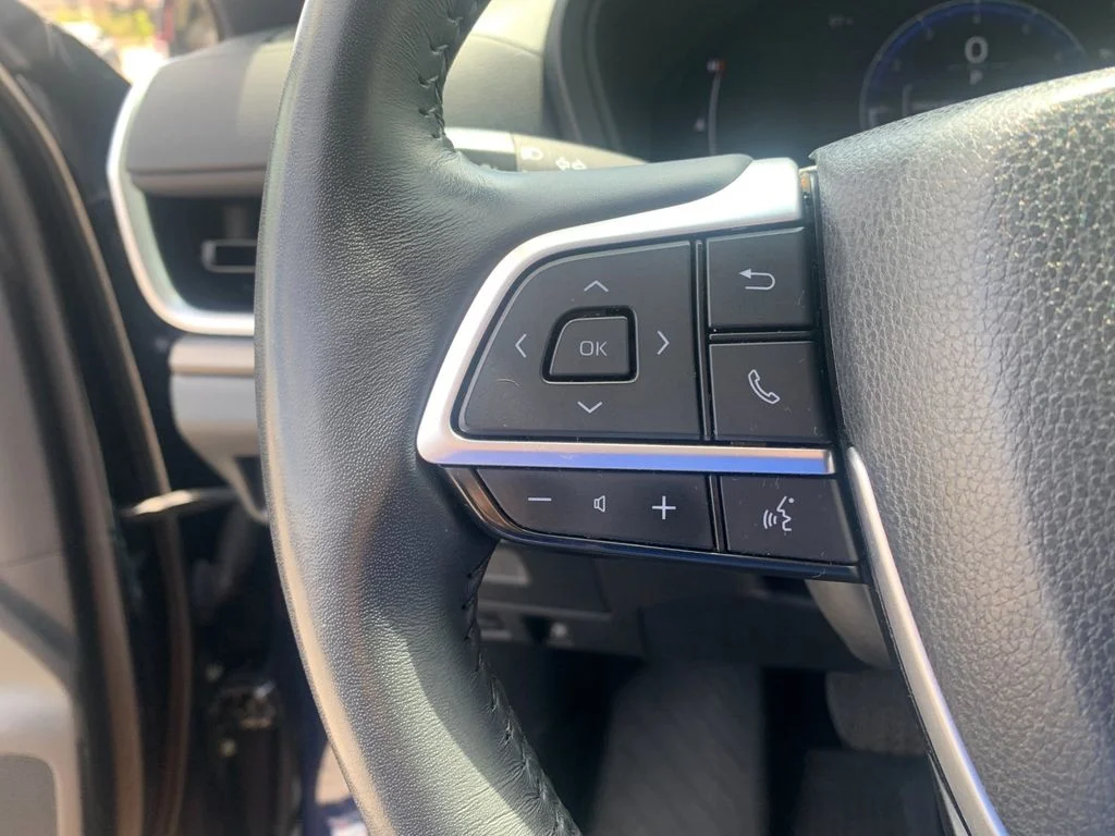 Used 2024  Toyota XLE image 27