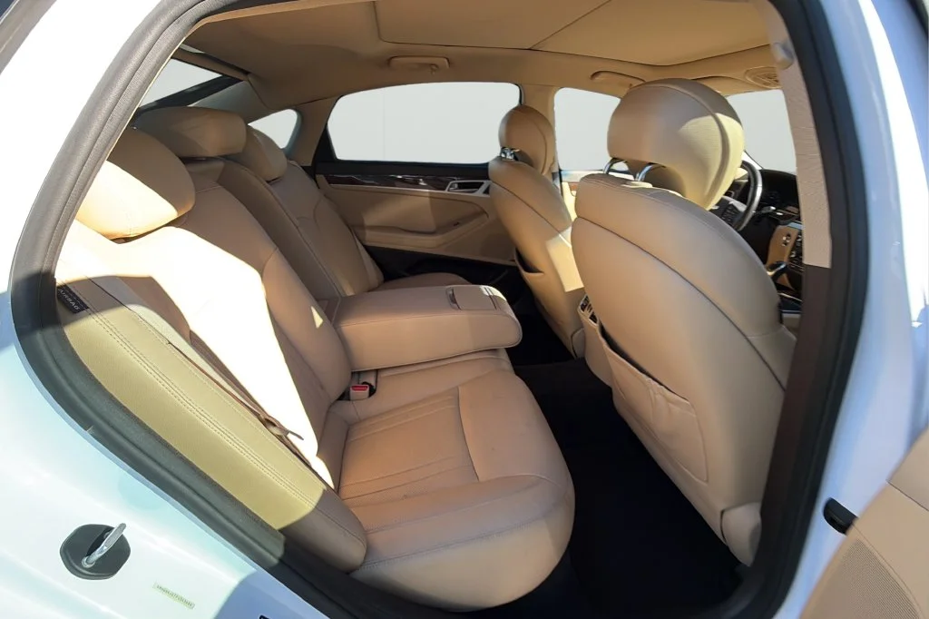 Used 2015 White Hyundai 3.8 image 12