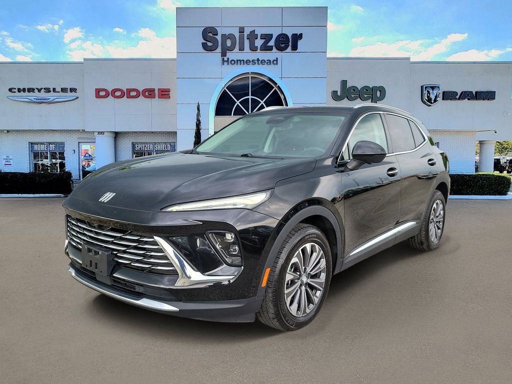 Used 2024 Black Buick Preferred image 4