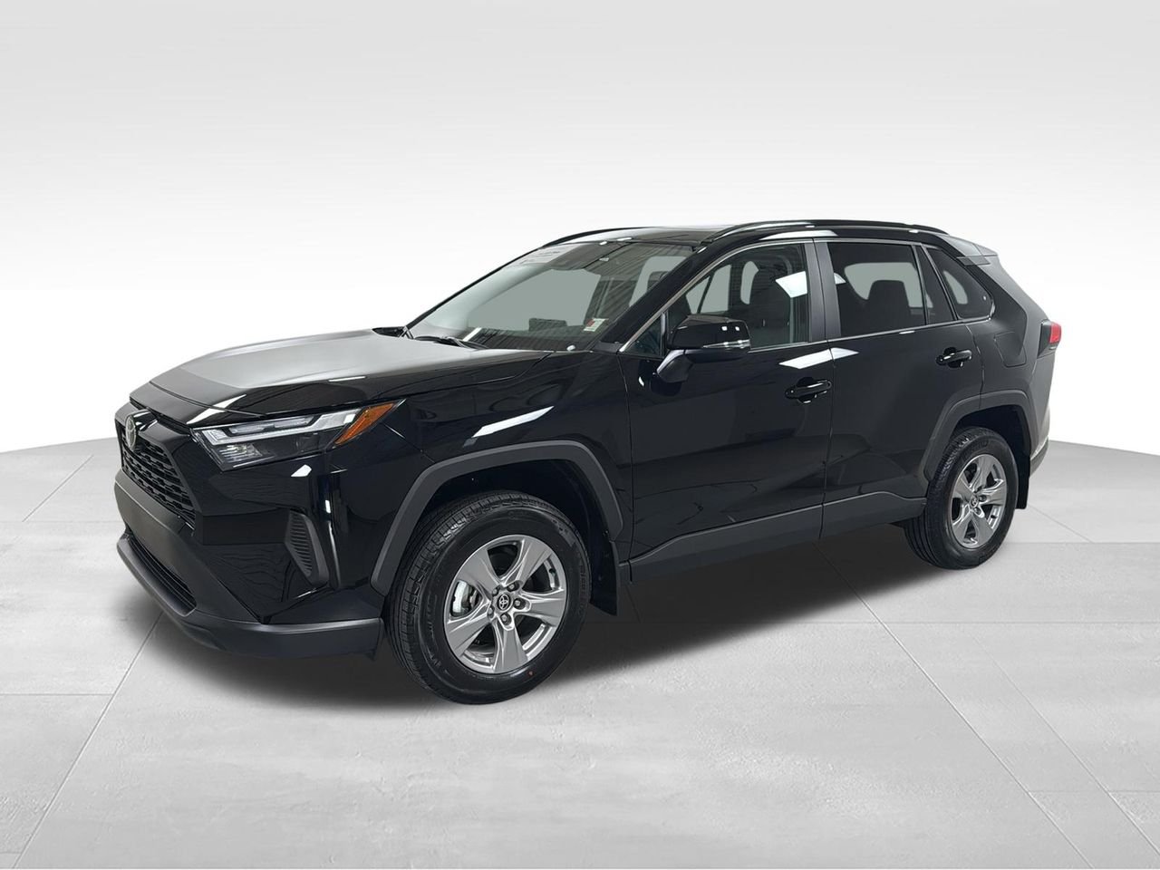 2025 Toyota RAV4 XLE AWD's photo