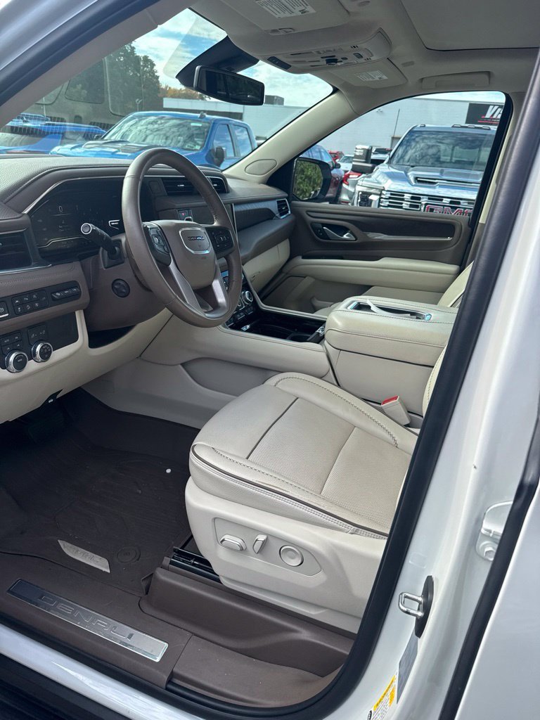 Used 2022 White GMC Denali image 14