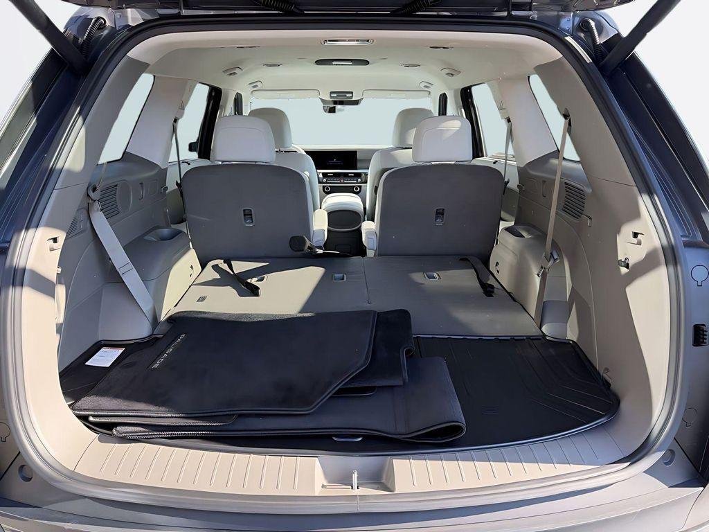 New 2026 Gray Hyundai SEL 7P image 10