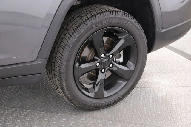 Used 2021 Gray Jeep Altitude image 14
