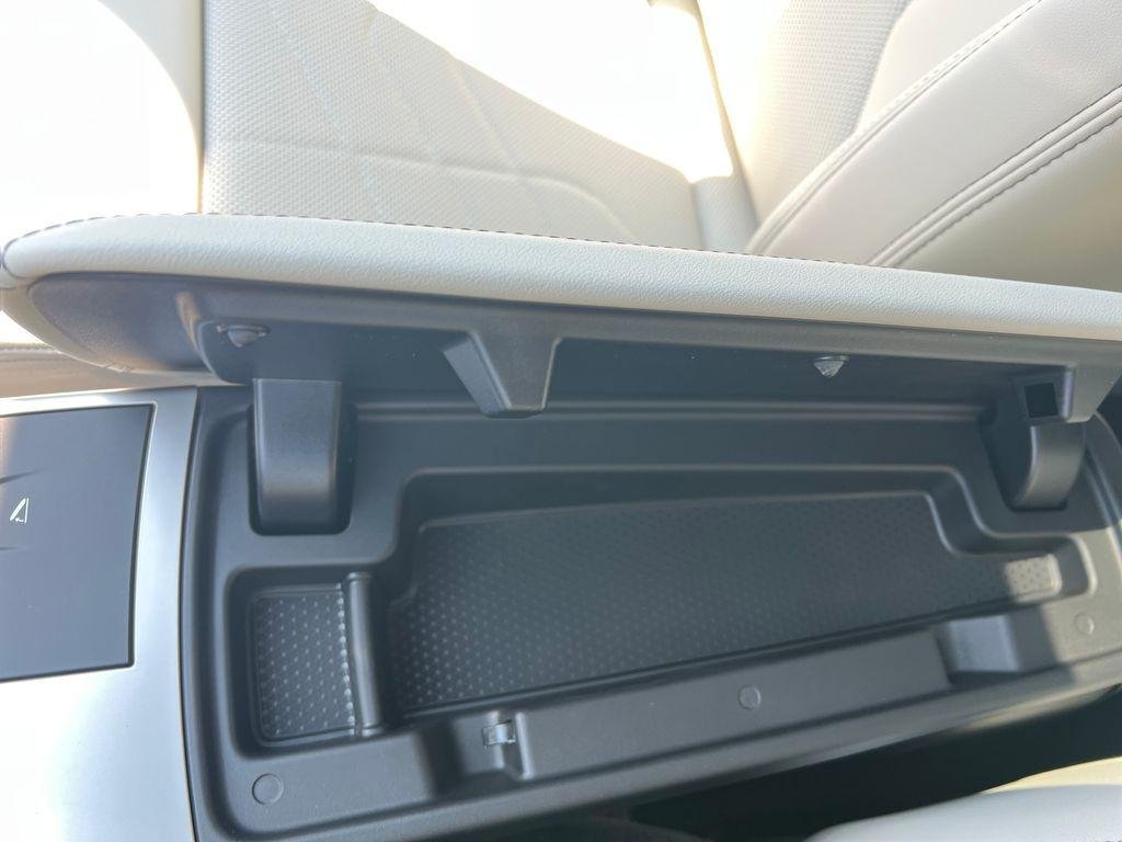 New 2026 Black Sapphire Metallic BMW xDrive28i image 21