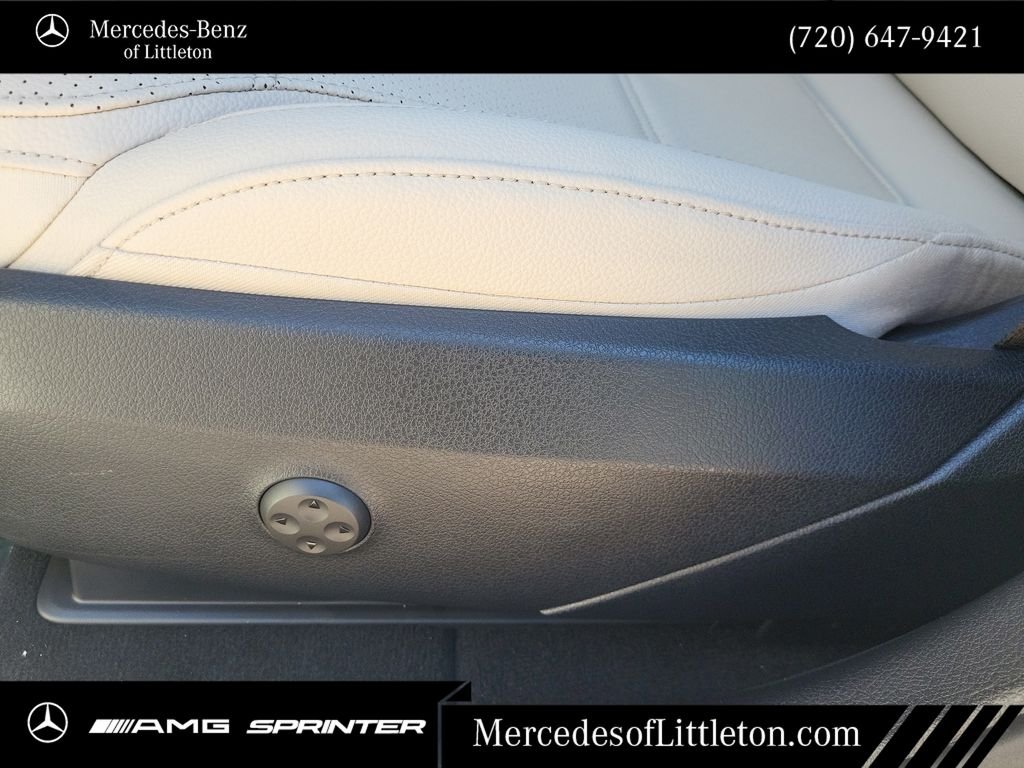 New 2026 Polar White Mercedes-Benz GLC 300 image 23