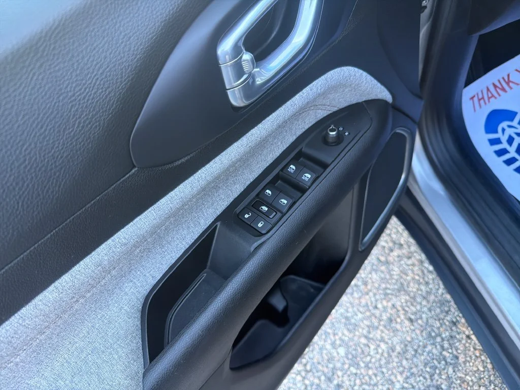 2022 Jeep Compass Latitude Lux - Photo 11