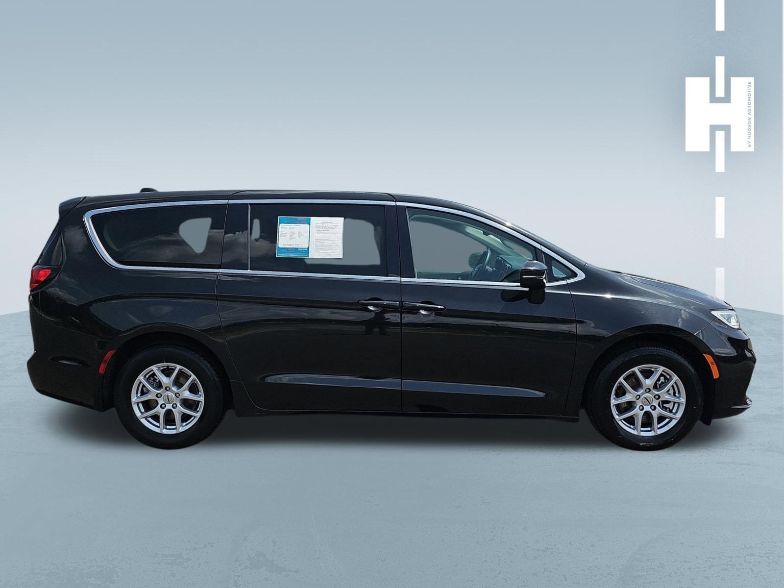 Used 2023 Brilliant Black Crystal Pearlcoat Chrysler Touring L image 2