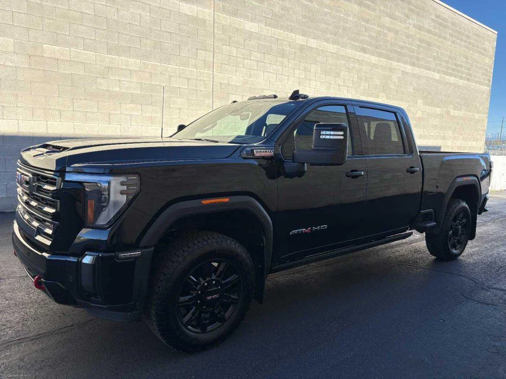 Used 2024 Onyx Black GMC AT4 image 4