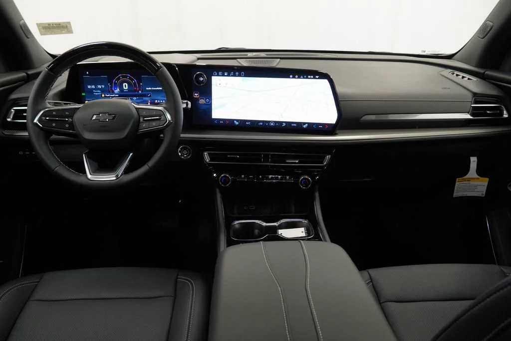 New 2027 Mosaic Black Metallic Chevrolet LT image 16