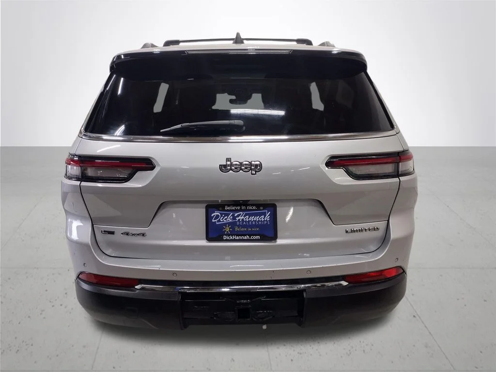 Used 2021 Silver Jeep Limited image 12