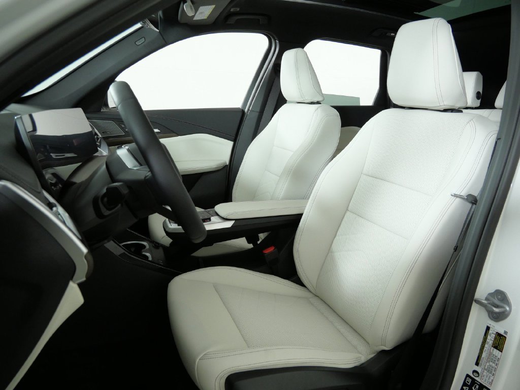 New 2027 Alpine White BMW xDrive28i image 33