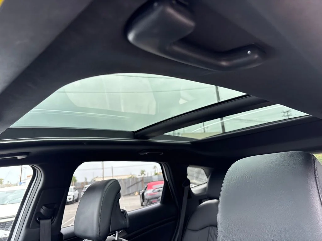 Used 2023 Glacial White Pearl Kia X-Line image 16