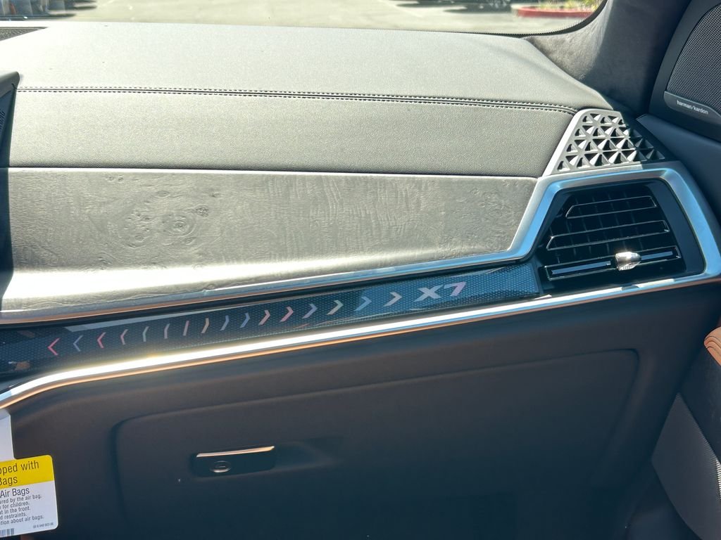 New 2027 Tanzanite Blue II Metallic BMW xDrive40i image 26