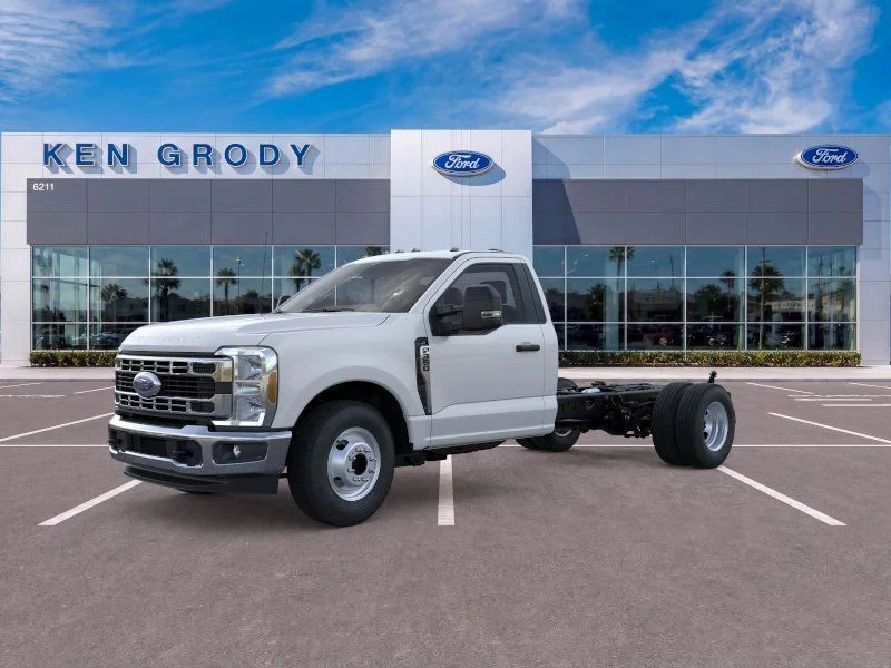 New 2026 Oxford White Ford XL image 14