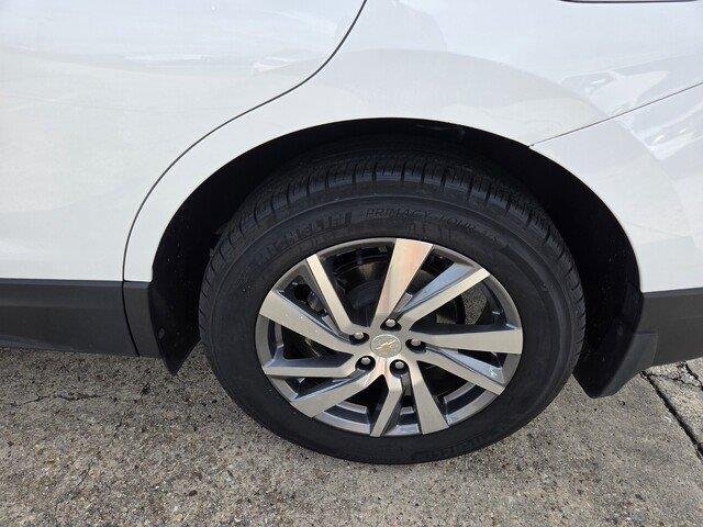 Used 2023 Summit White Chevrolet LT image 25