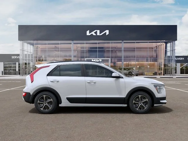 New 2026 Snow White Pearl Kia LX image 7