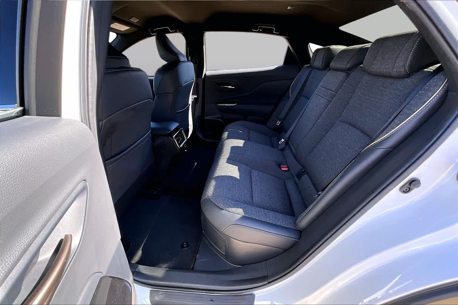 Used 2024 Oxygen White Toyota XLE image 18