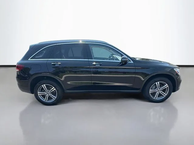 Used 2022  Mercedes-Benz GLC 300 image 8