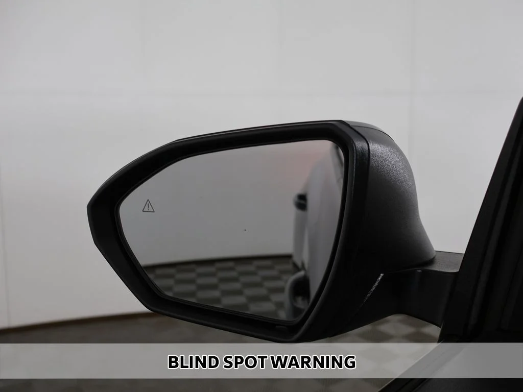Used 2023 Phantom Black Hyundai SEL image 5