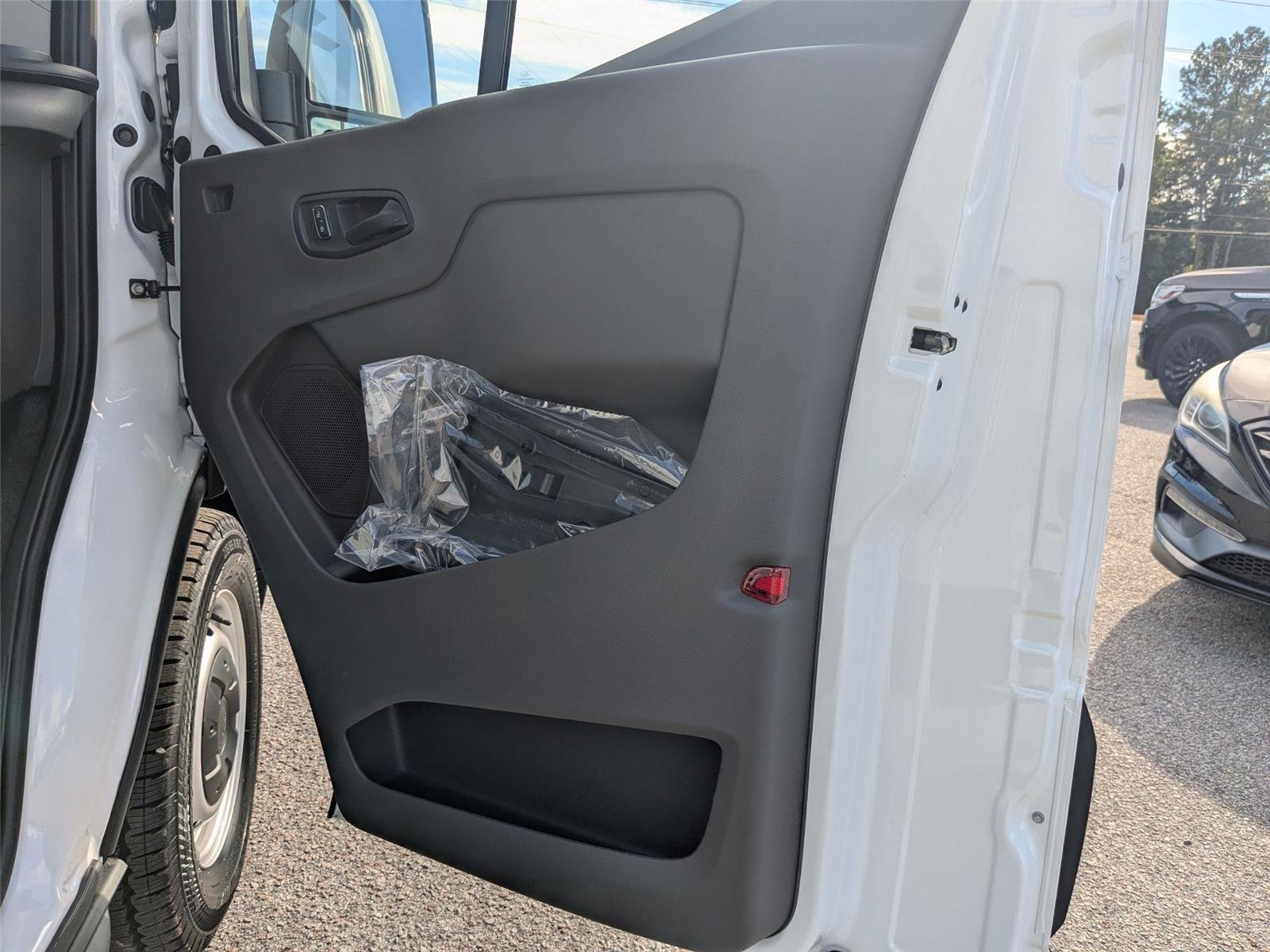 New 2025 Oxford White Ford Cargo Van image 38