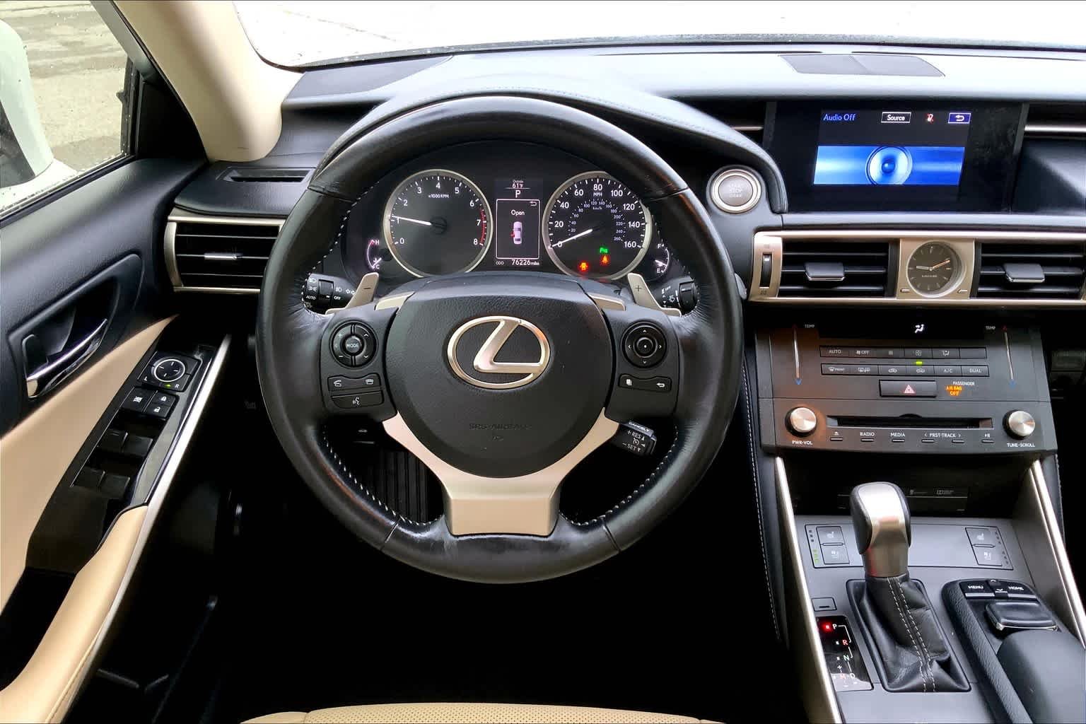 Used 2015 Starfire Pearl Lexus  image 6