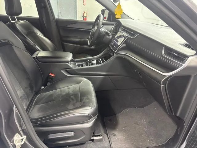 Used 2024 Gray Jeep Altitude X image 27