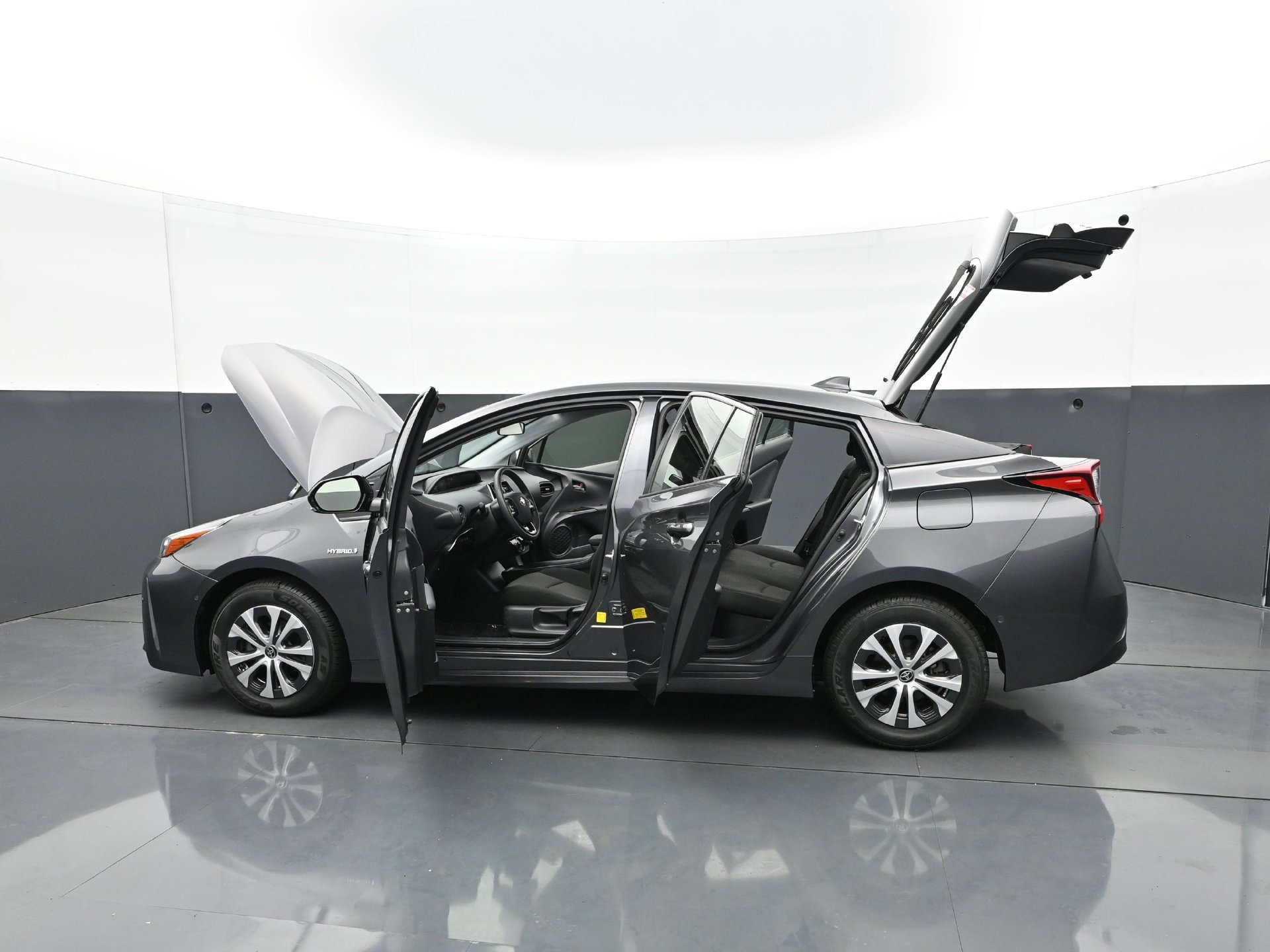 Used 2019 Magnetic Gray Metallic Toyota LE AWD-e image 32