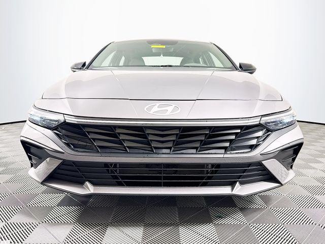 2025 Hyundai Elantra Blue - Photo 10