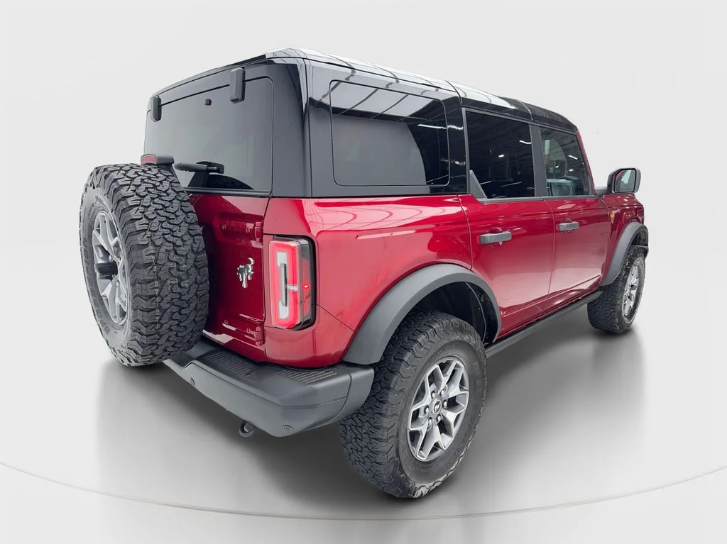 Used 2025 Red Ford Badlands image 11