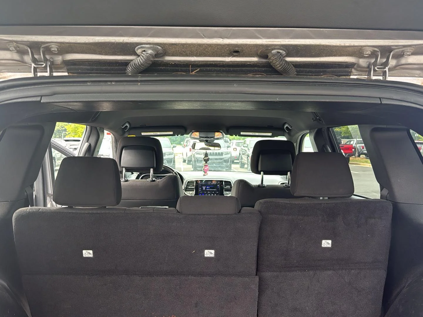 Used 2020 Billet Silver Metallic Jeep Laredo image 20