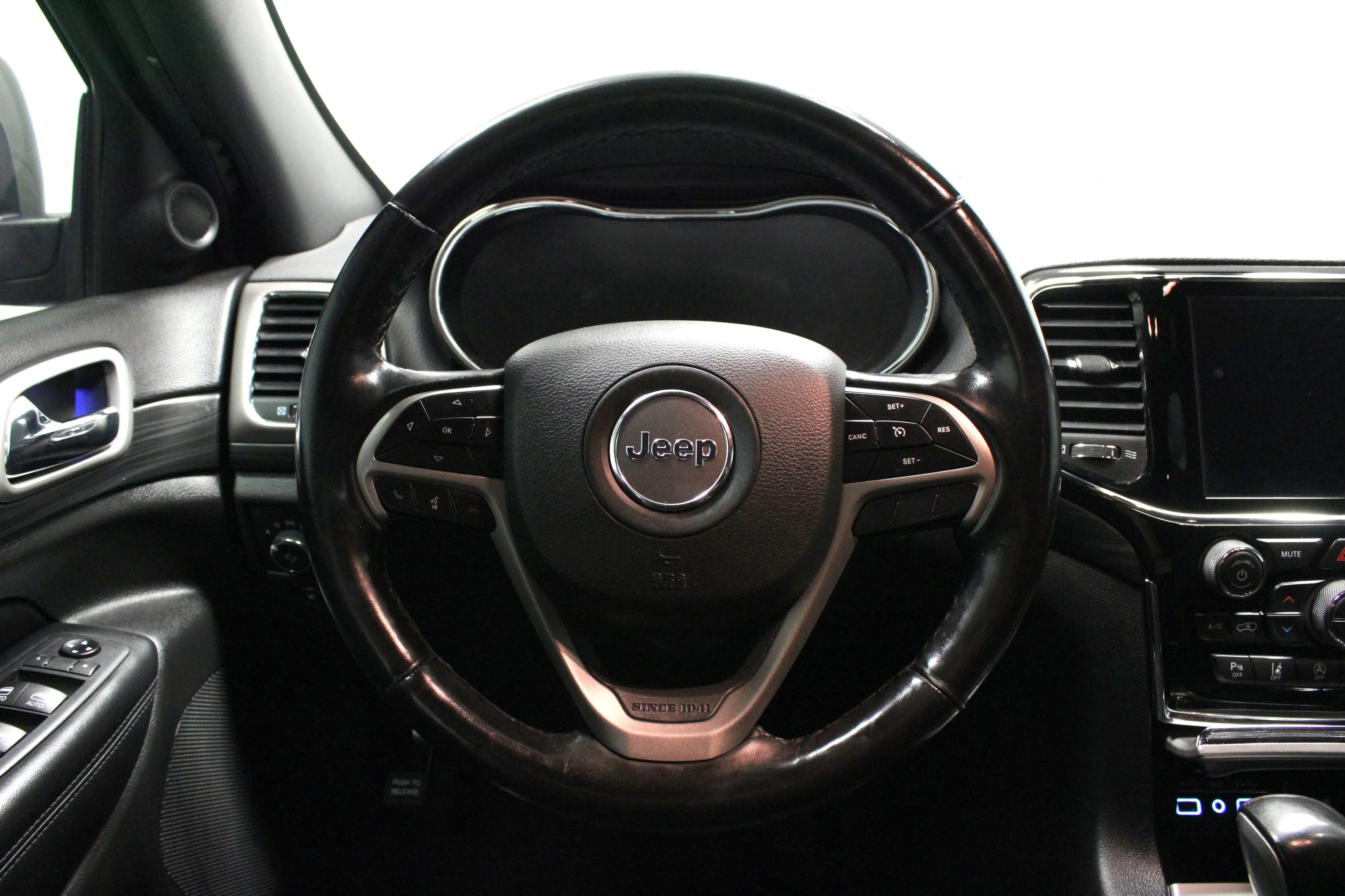 Used 2020 Sting-Gray Clearcoat Jeep Altitude image 22