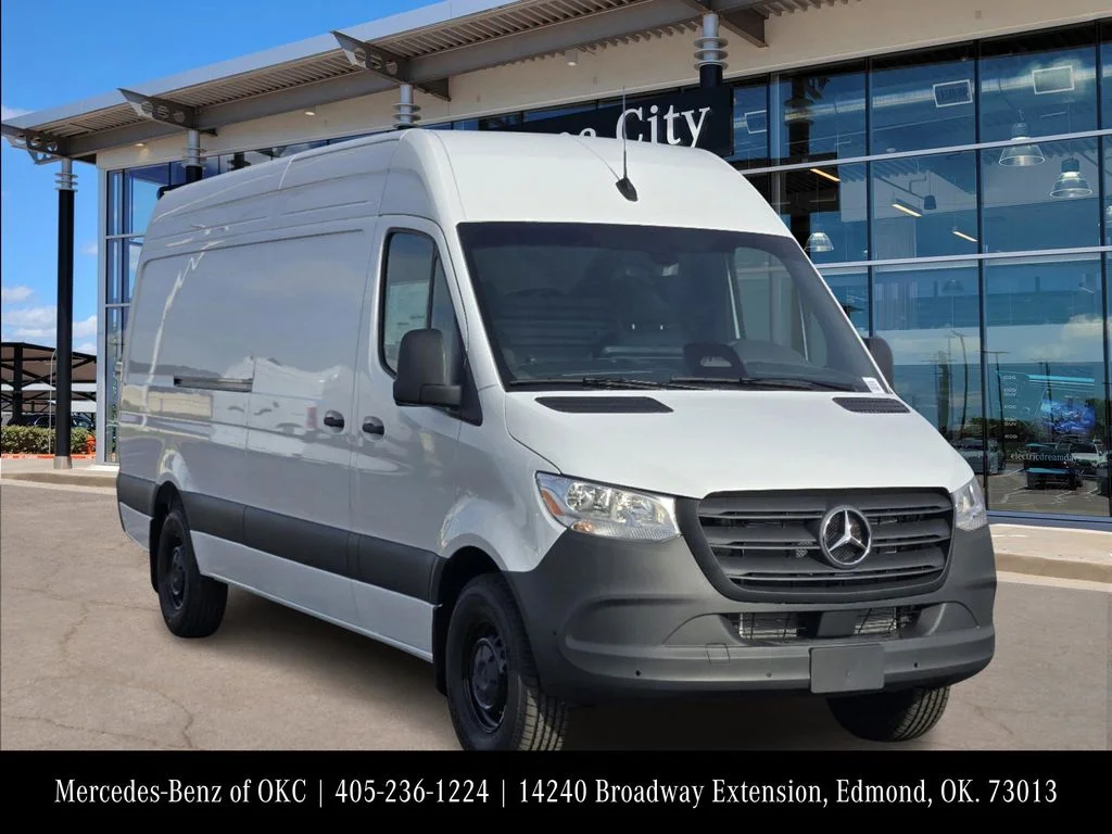 Used 2025 White Mercedes-Benz Cargo 170 WB image 2