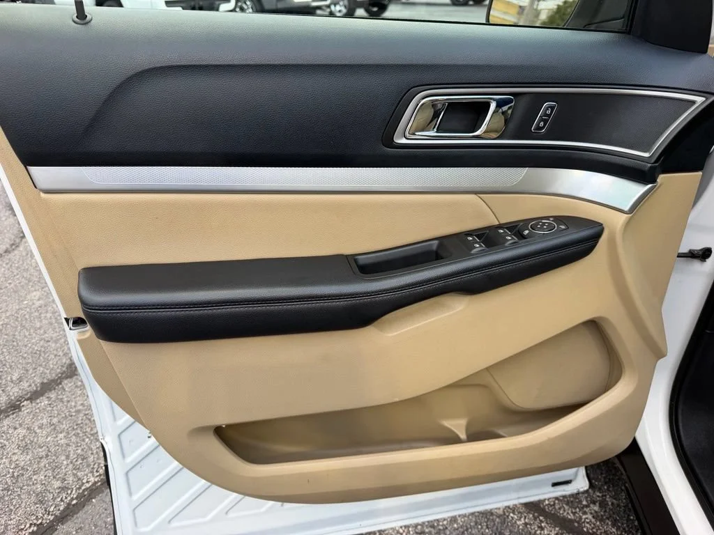 Used 2016 White Ford XLT image 21