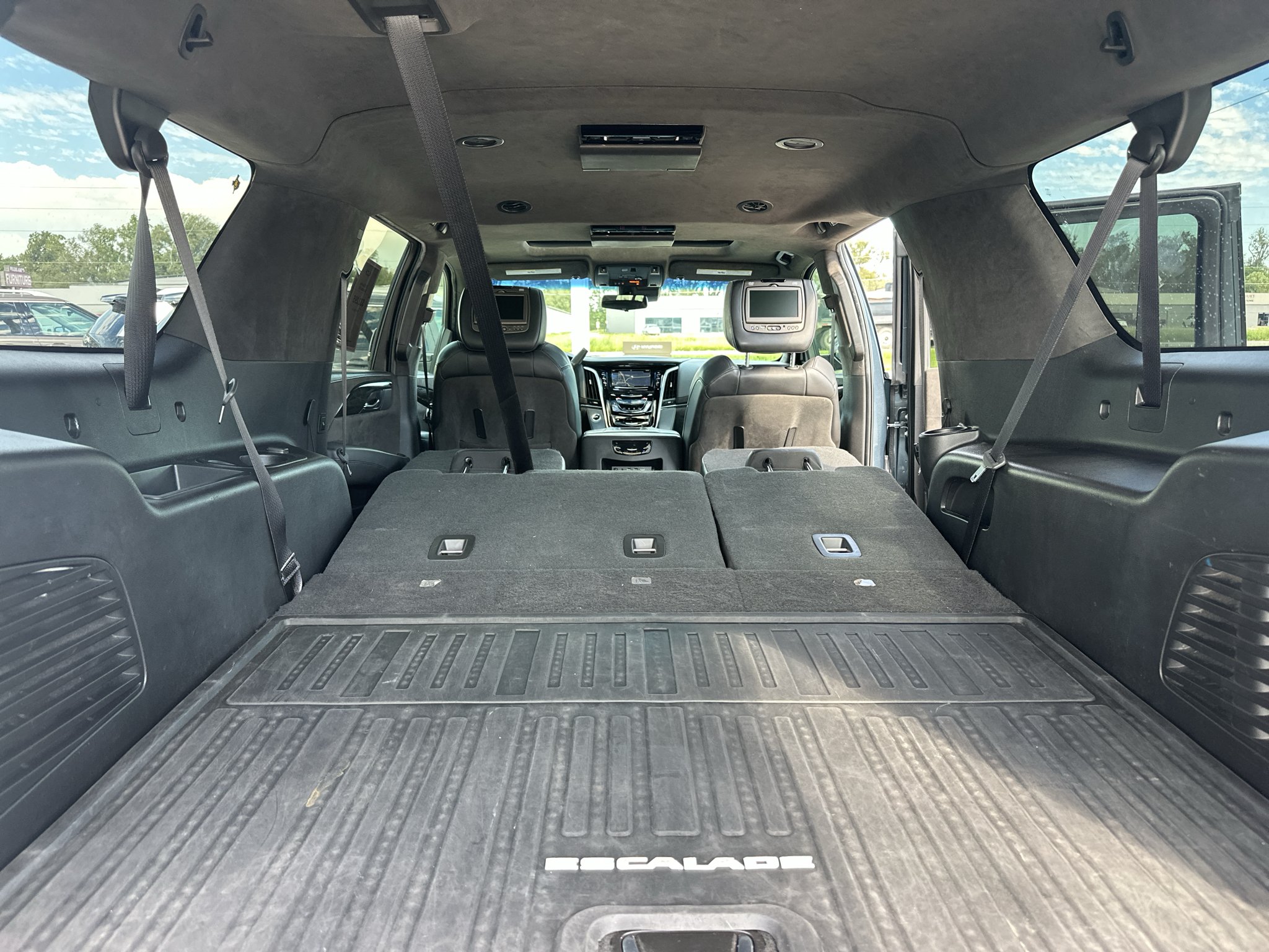 Used 2019 Shadow Metallic Cadillac Platinum image 36