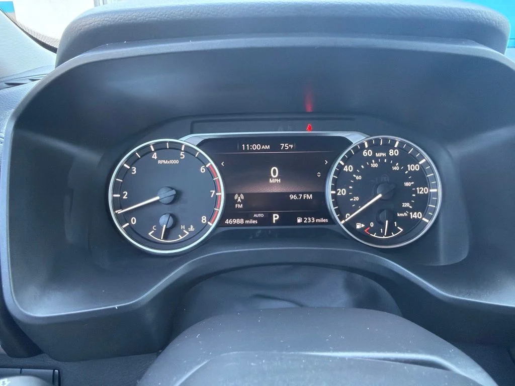 Used 2025 White Pearl Nissan SV image 12