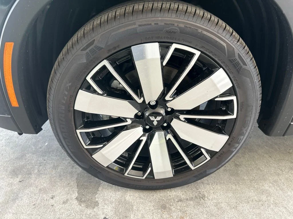 New 2026 Black Mitsubishi SE image 18