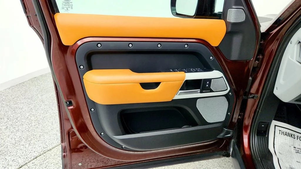 2023 Land Rover Defender SE - Photo 11