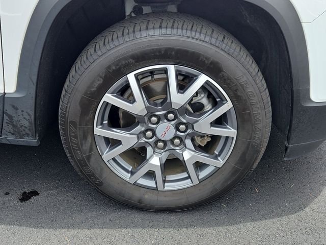 Used 2023 White GMC SLT image 7