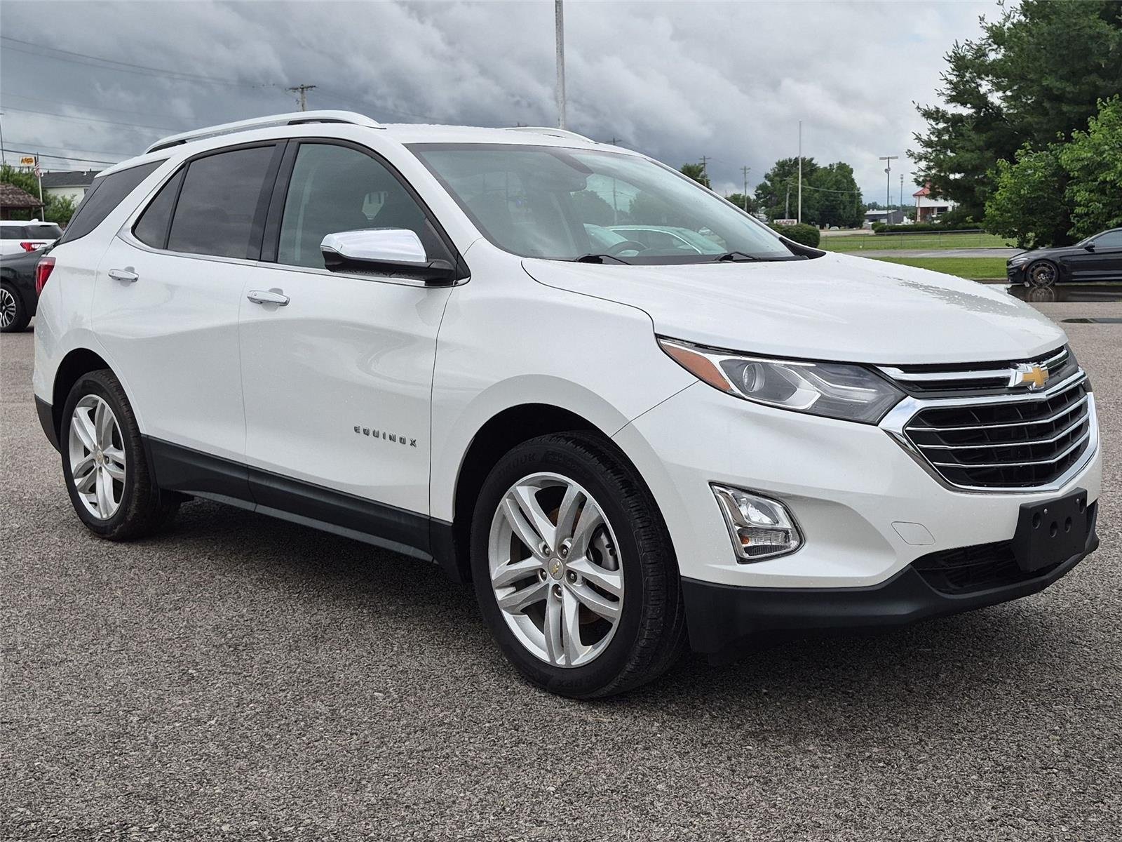 Used 2019 Iridescent Pearl Tricoat Chevrolet Premier image 7