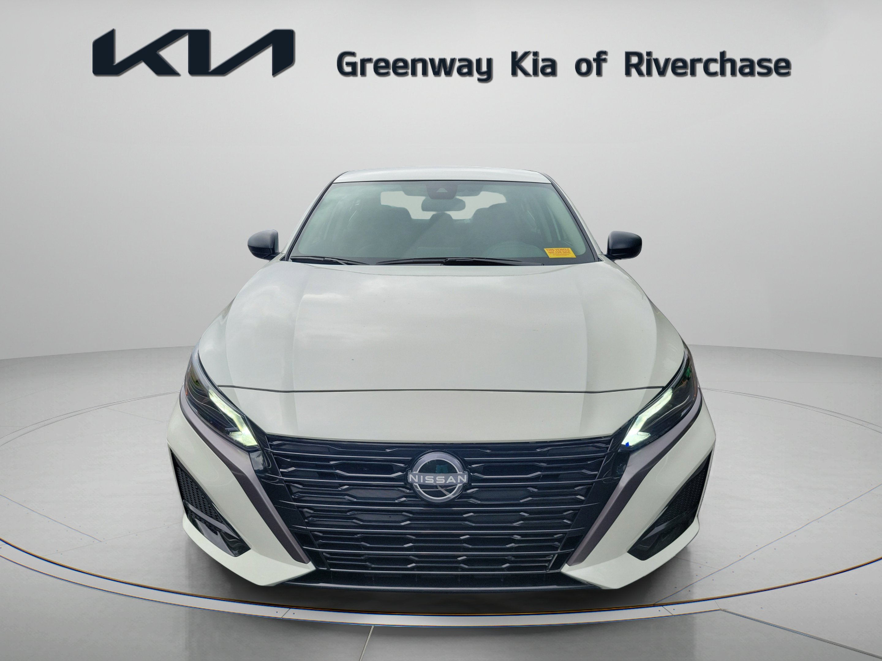 Used 2026 Pearl White Tricoat Nissan 2.5 SV image 2