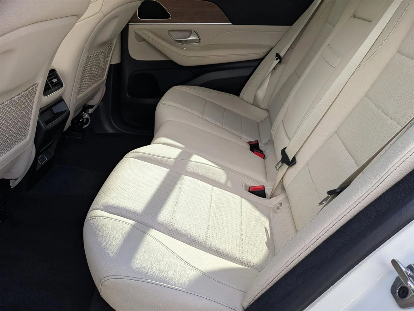 Used 2025 Polar White Mercedes-Benz GLE 350 image 18
