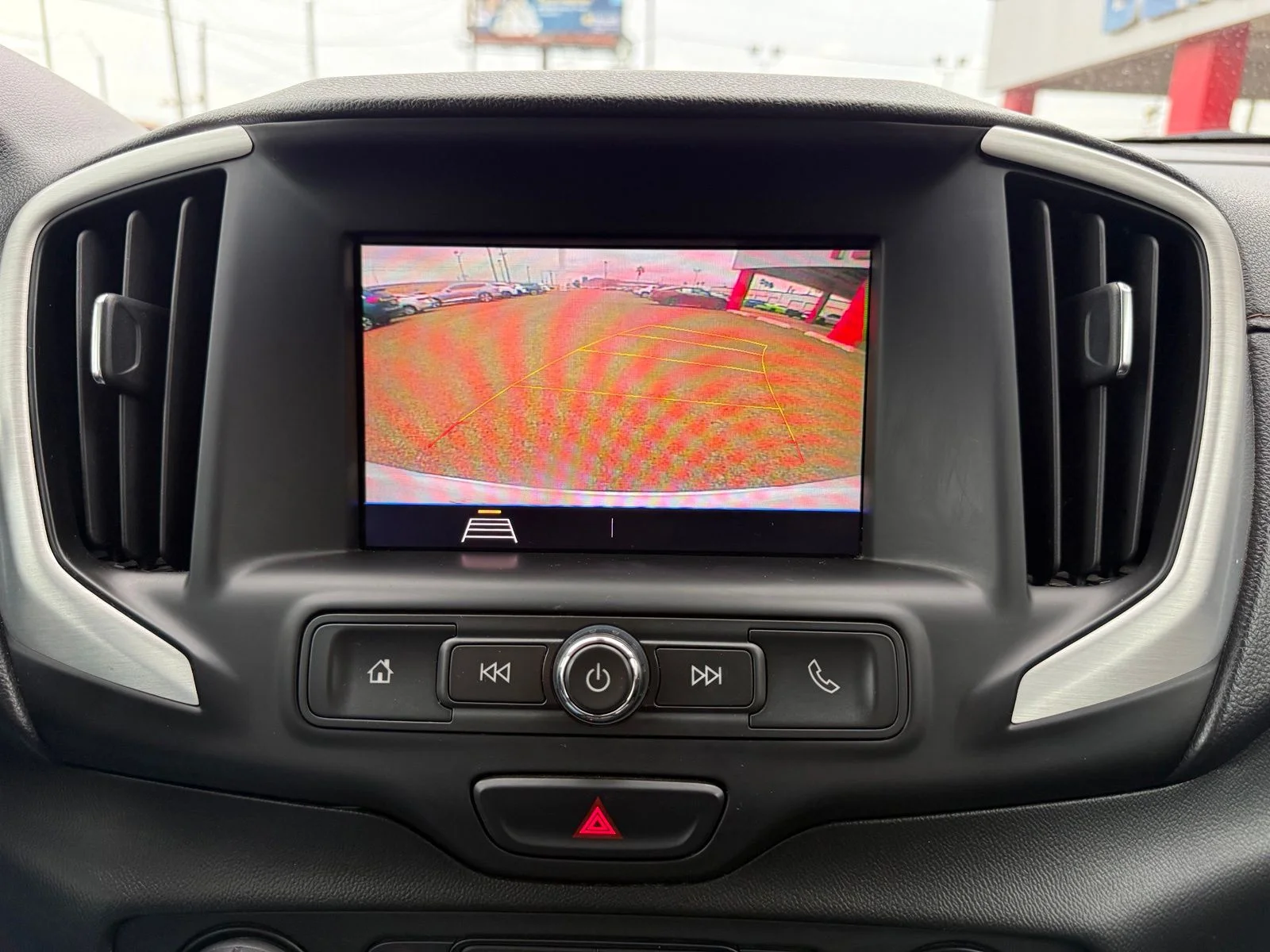 Used 2020 White GMC SLE image 9