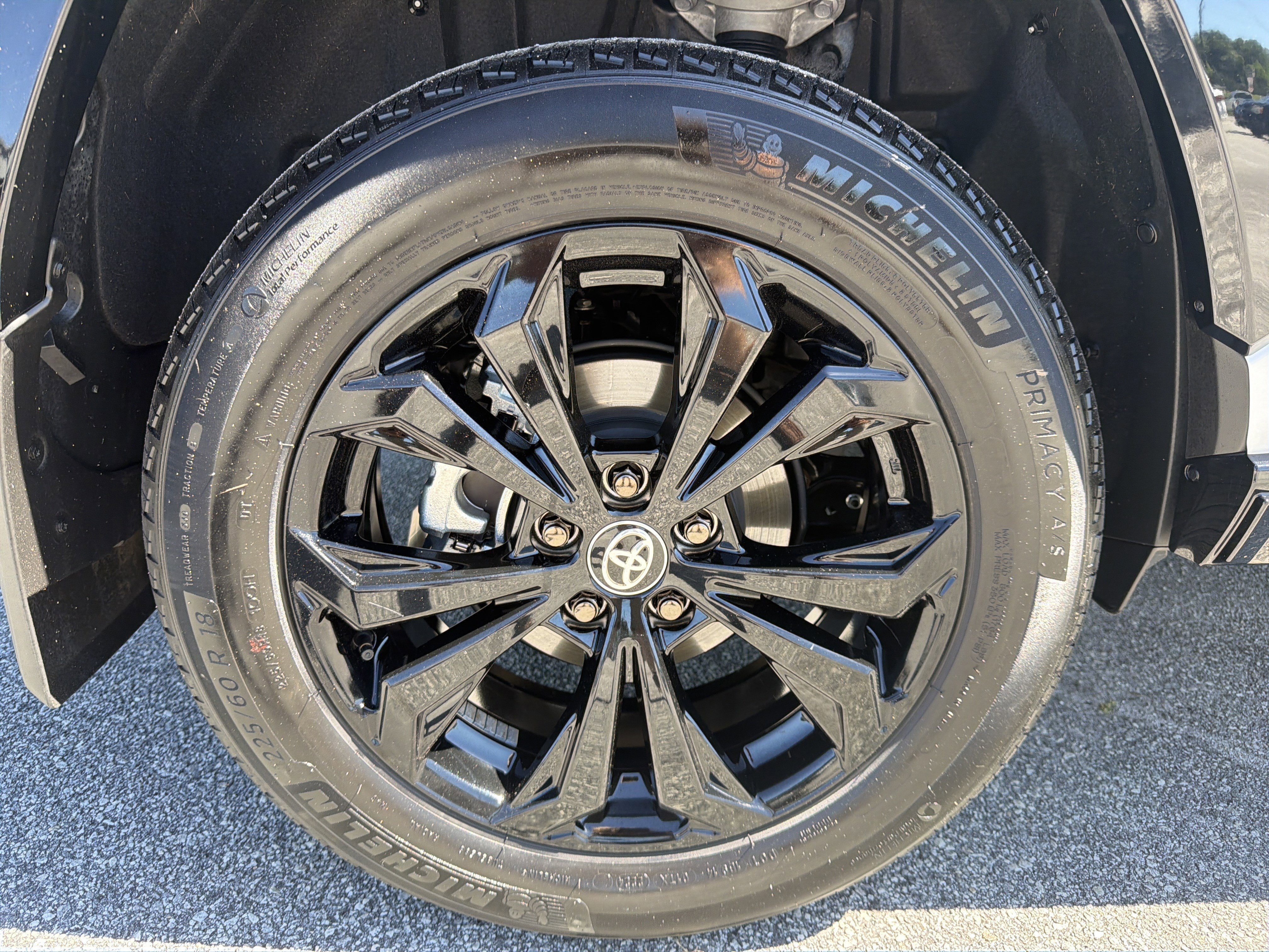 2024 Toyota RAV4 XSE - Photo 17