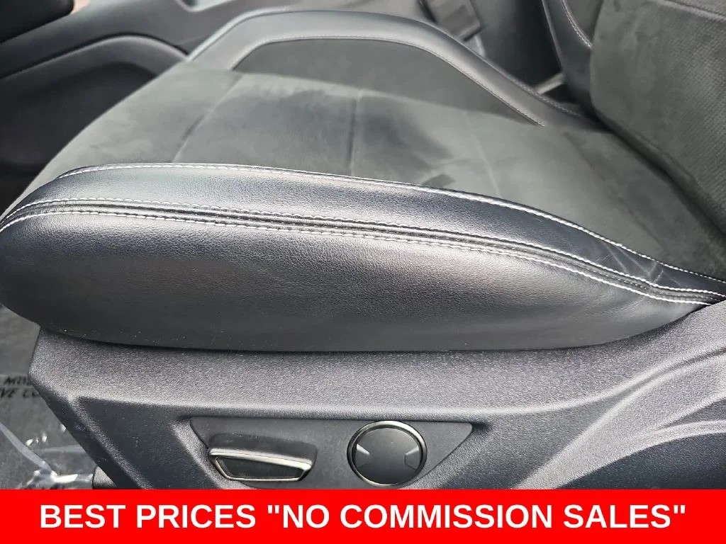 Used 2016 Gray Ford Shelby GT350 image 28