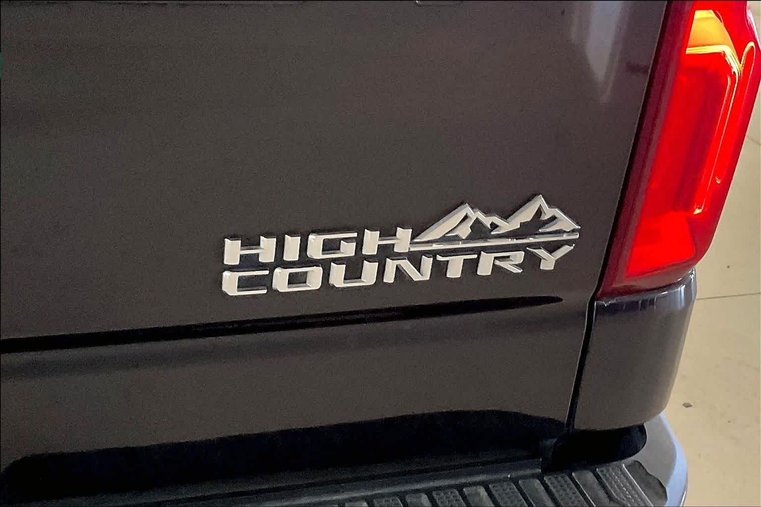 Used 2024 Dark Ash Metallic Chevrolet High Country image 9