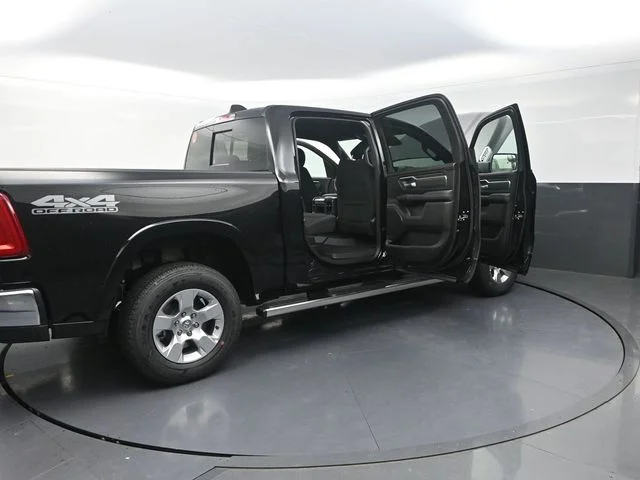 New 2027 Diamond Black Crystal Pearl-Coat Exterior Paint RAM Big Horn/Lone Star image 34