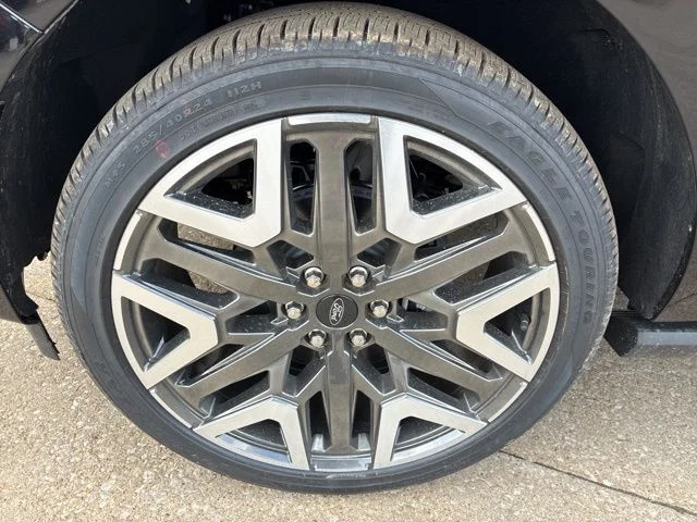 New 2026 Black Ford Platinum image 17