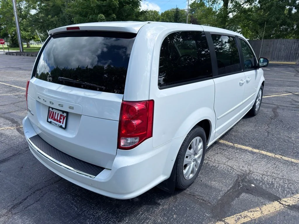 Used 2013 White Dodge SE image 9